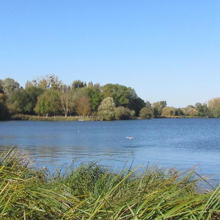 Au Bord De L'Eau Panzió Ecluzelles Kültér fotó